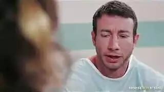 بورنو عنيف في حمام المستشفى: ممرضات تمارس الجنس أثناء الخدمة