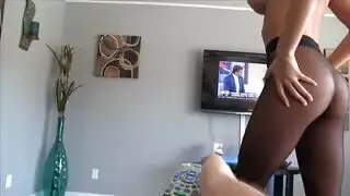 اخة بالبجامة