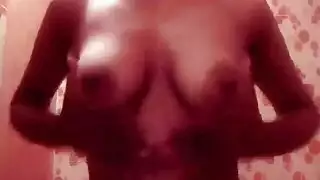 جلسة لعب تتحول إلى قذف قاسٍ على الوجه