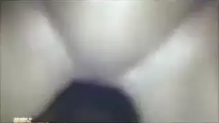 العاهرة تبلع الزبر وتُملأ بزبر أسود كبير