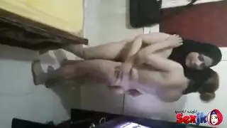 ثعالب محجبات: تجميع إباحي لمشاهد مثلية صريحة مع أنين