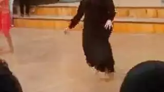 عاهرات مصريات مكشوفات: جنس خارجي ورقص فاضح