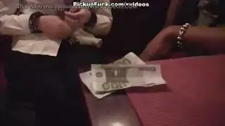 الدفع مقابل الجنس في الحمام: ألف يورو مستحقة