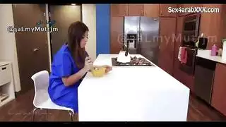 ممرضة كبيرة الصدر تمارس الجنس مع بابا في لعب دوري بالمستشفى