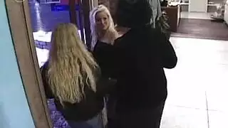 ‫كسى ملكه يستخدمه ويستمتع به‬