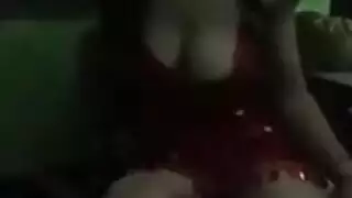 محادثة جنسية هاتفية خشنة: سيطرة على عاهرة مغربية بالكلمات