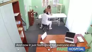 تمثيل أدوار طبي: جلسة جنس ساخنة في العيادة