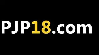 بعد الممارسة الجنسية الثلاثية، تبتلع الفتاة التشيكية كل قطرة