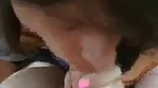 إغواء سحاقي بالدانتيل: أليسا ولوسي يلعبن بكسي أسمر