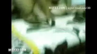 مغامرة عاهرة مصرية: نيك صديقتي من فتحتين مع نكات فاحشة