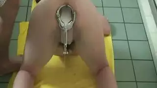 أفلام جنسية مثلية صريحة: رجلان يمارسان الجنس بخشونة