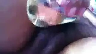 ممثلة إباحية تنيك ثدييها وتغطى بالمني