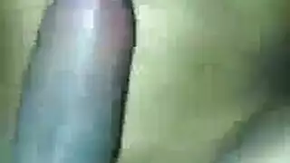 آسيوية نحيفة بثديين عملاقين تُدَق بقضيب أسود كبير