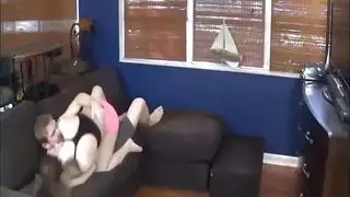 زوجي مسافر واخي موجود