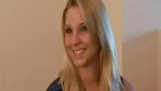 بيارا المبتدئة تمص بعمق في حفلة فاحشة