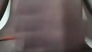 صديقة هندية شابة تعرض كسها الشهي في مشهد جماع إباحي صريح