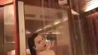 امرأة مثيرة على وشك الذهاب إلى مقابلة عمل ، لأنها فرصة جيدة لمضاجعة موكلها