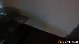 الطالب ينغمر في السائل المنوي بعد جلسة جشعة