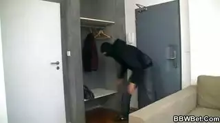 جلسة كارينا كابور المثيرة لمص القضيب