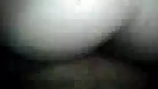 سيدة ذات مؤخرة كبيرة تتعرض لقضيب شرجي سميك