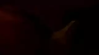 ثلاثي مليء بالألعاب: سحاقيات مثيرات تمارس الجنس مع شريك جديد