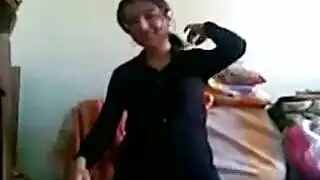 انفجار السائل المنوي للشباب: قضبان مراهقين تضخ سائلاً منوياً ساخناً