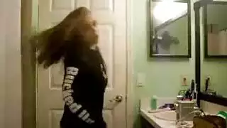 إباحية هاوية: رقص عاري وكشف المؤخرة الكبيرة على الكاميرا