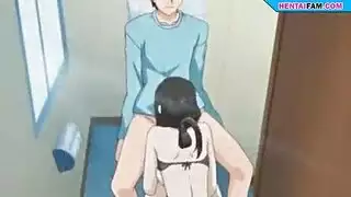 حفلة هنتاي جنسية: حركة مثيرة في الحمام مع الأم