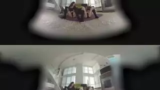 أفلام إباحية بالغمر الكلي: مضاجعة في الواقع الافتراضي