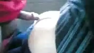 جنس عنيف في السيارة: اختراق شرجي مكثف