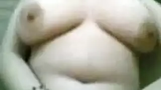 الجمال الناضج يحصل على شرج قاسي وحفر مهبلي