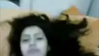 عذراء عربية تدمر بقضيب صديقها الضخم