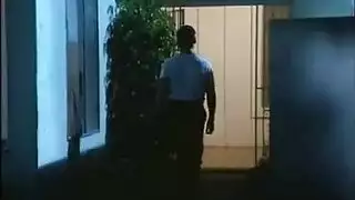 حيوان ينيكني