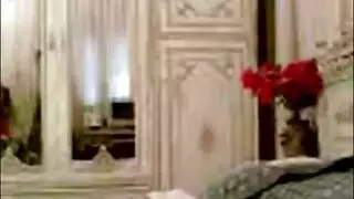 عاهرة عربية جامعية تجعل صديقها المتحرش يفتح كسها الضيق