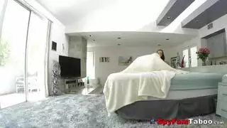 بنت مراهقه تشوف زب أخوهاء