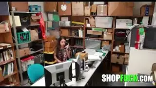 شريط جنس خشن لتمثيل أدوار الاغتصاب