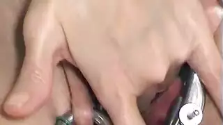 عند خروج اخيه