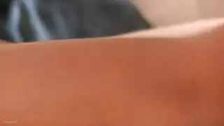 من القبلات الحسية إلى الاختراق العميق: جماع رومانسي مكثف