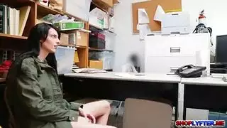 جنس المكتب العاري: التأوه خلال وضع الكلب المكثف