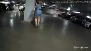 التعري منفردا