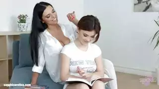 جميلات مثيرات يصبحن فاضحات