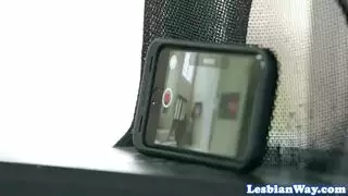 احلى سحاقيتان سمراء و بيضاء في سحاق ساخن جدا