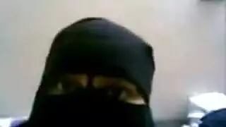 جنس بقناع النقاب مع شرموطة تئن وتحب زبه الكبير