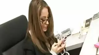 سكرتير إختراق ثلاثي الحلمات كبيرة