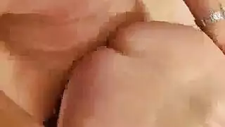 ترجمة الشغف: وضعية كلب عنيفة مع زب ضخم