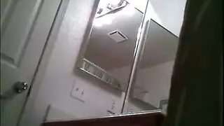 فتيات منقبات يمصّن القضيب ويأخذن السائل المنوي على الوجه