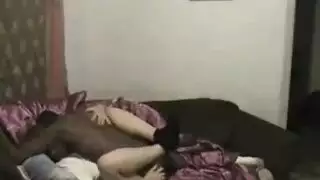 عاهرة شقراء تركبها بقوة من أسود في كوخ التزلج