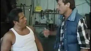 حصان قزم يخترق النساء بعمق في فيديو إباحي حيواني