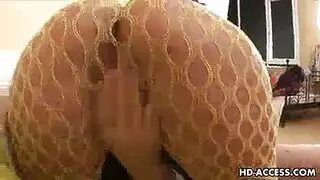 بنات عسكريات جامدات في حفلة جنس موحدة