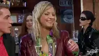 شقراء صغيرة الحجم تمارس الجنس مع أفضل صديق لها وثدييها يقفزان